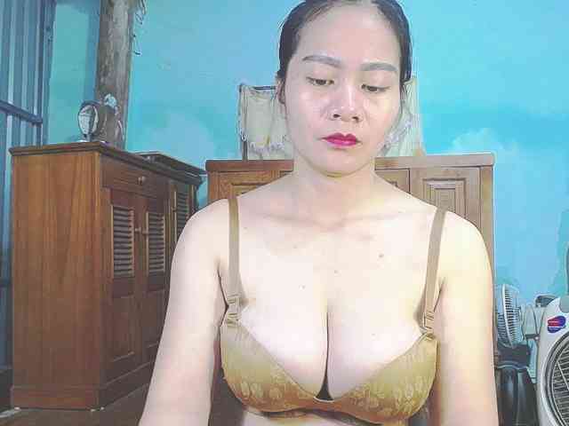 EllaShow93 webcam