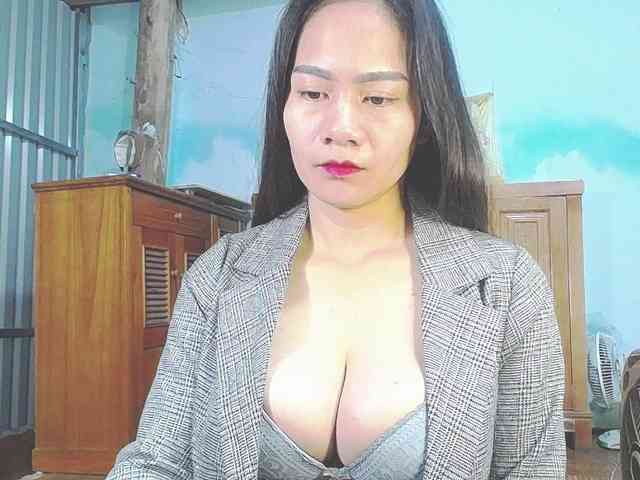 EllaShow93 webcam