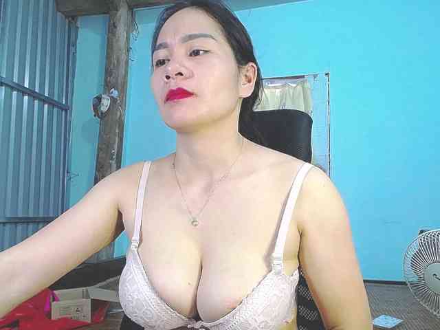 EllaShow93 webcam