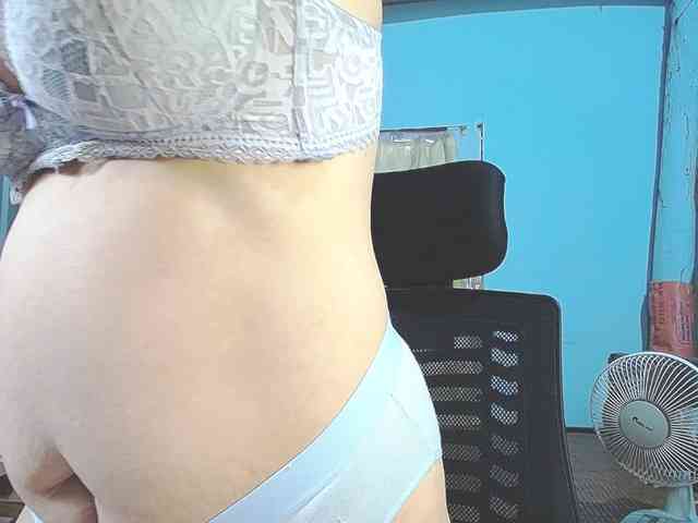 EllaShow93 webcam