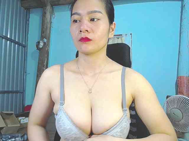 EllaShow93 webcam