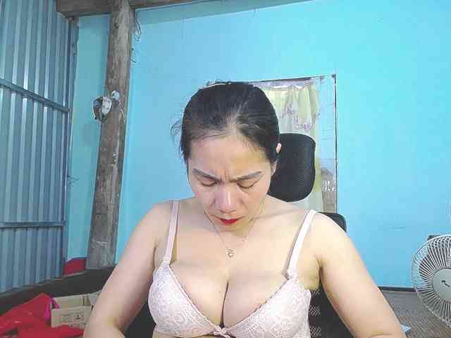 EllaShow93 webcam