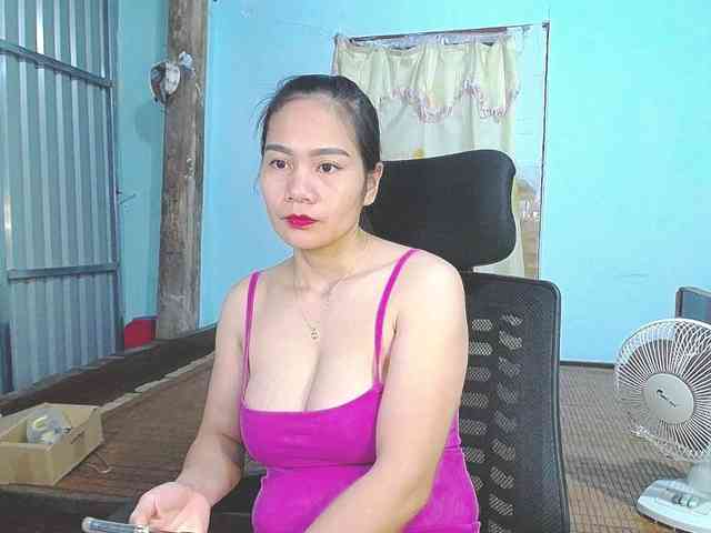 EllaShow93 webcam