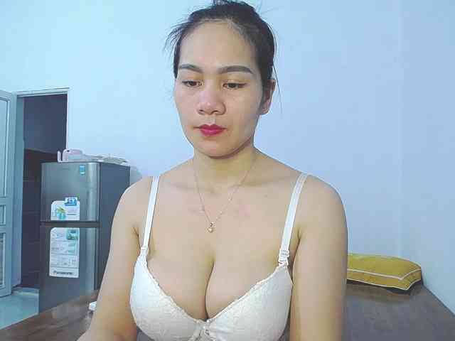 EllaShow93 webcam