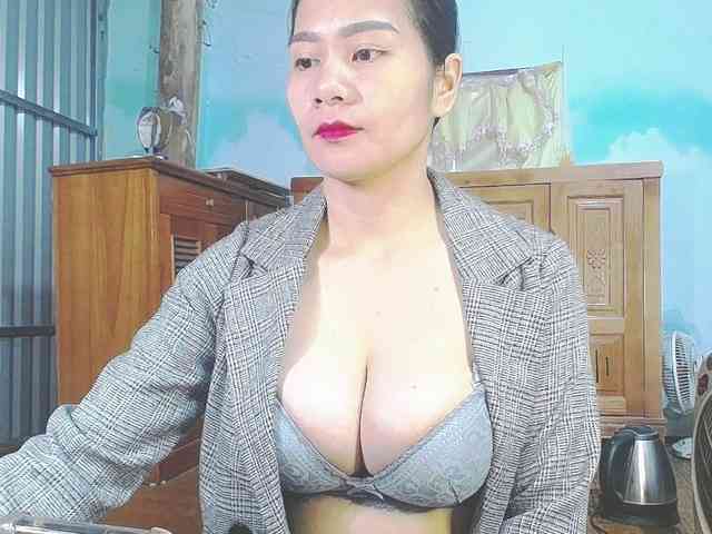 EllaShow93 webcam