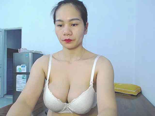 EllaShow93 webcam