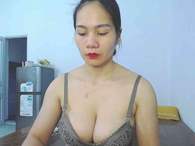 EllaShow93 webcam