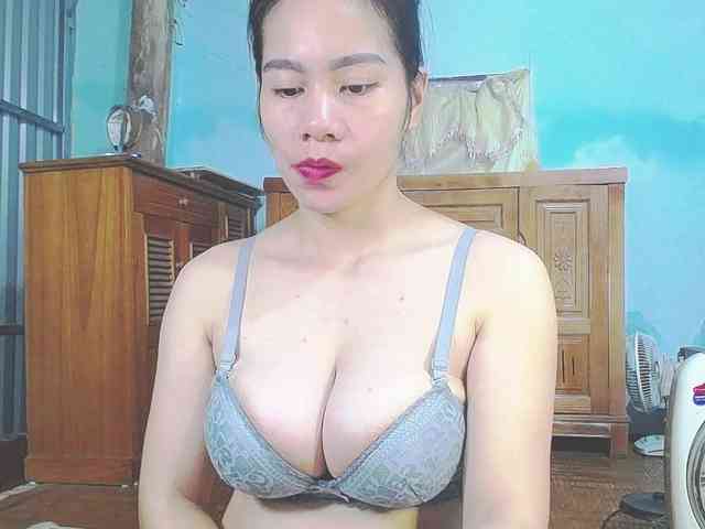 EllaShow93 webcam