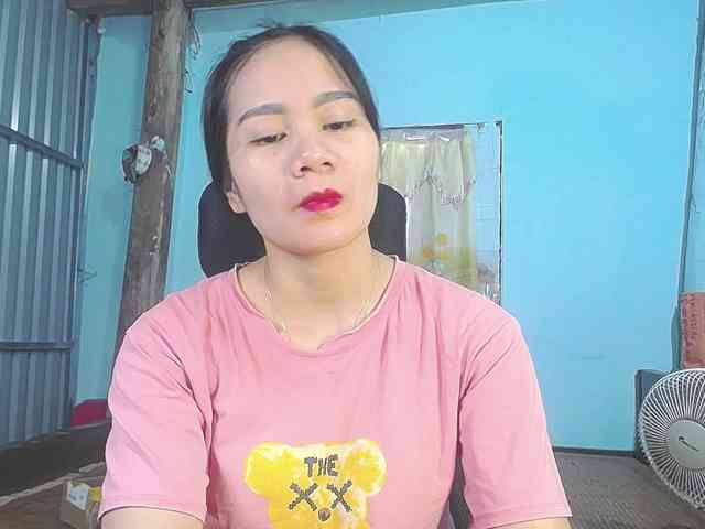 EllaShow93 webcam
