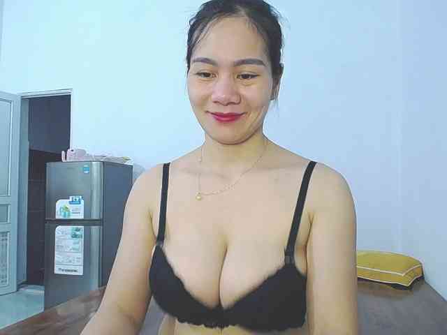 EllaShow93 webcam