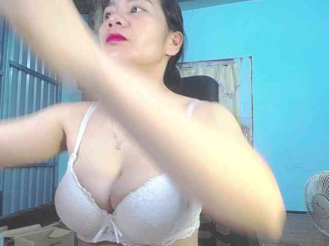 EllaShow93 webcam