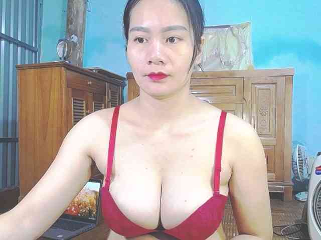 EllaShow93 webcam