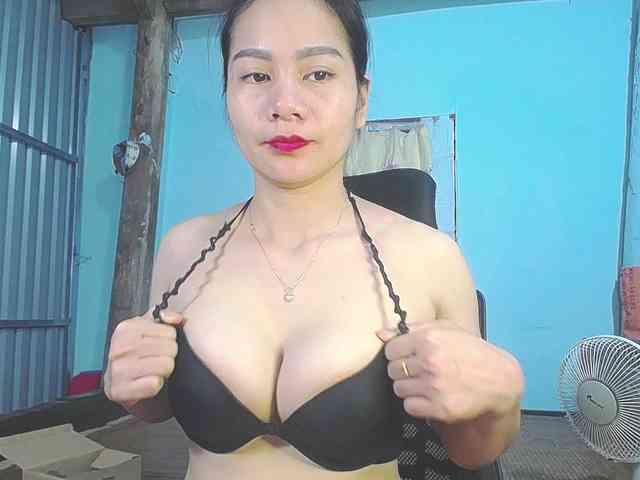 EllaShow93 webcam