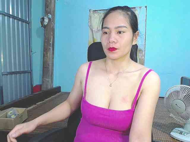 EllaShow93 webcam