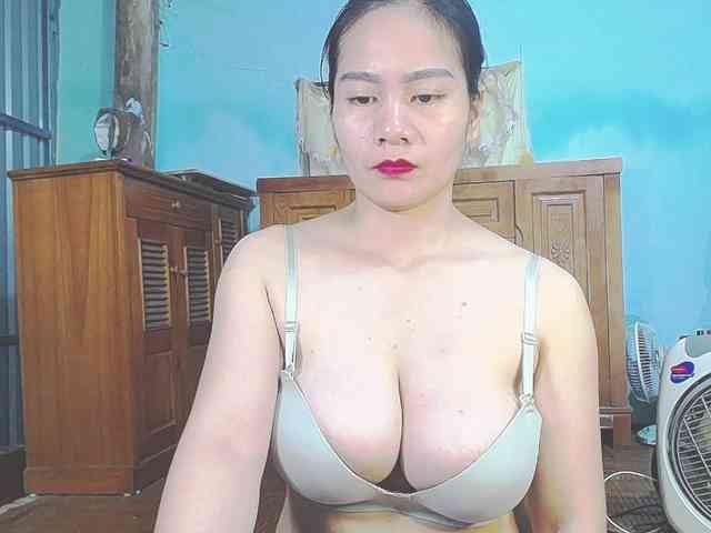 EllaShow93 webcam