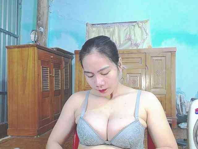 EllaShow93 webcam