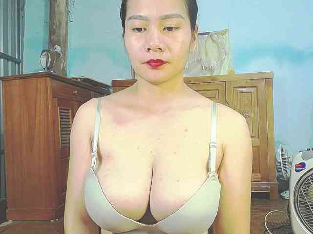 EllaShow93 webcam