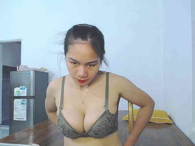 EllaShow93 webcam