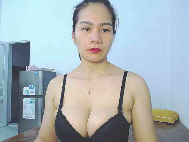 EllaShow93 webcam