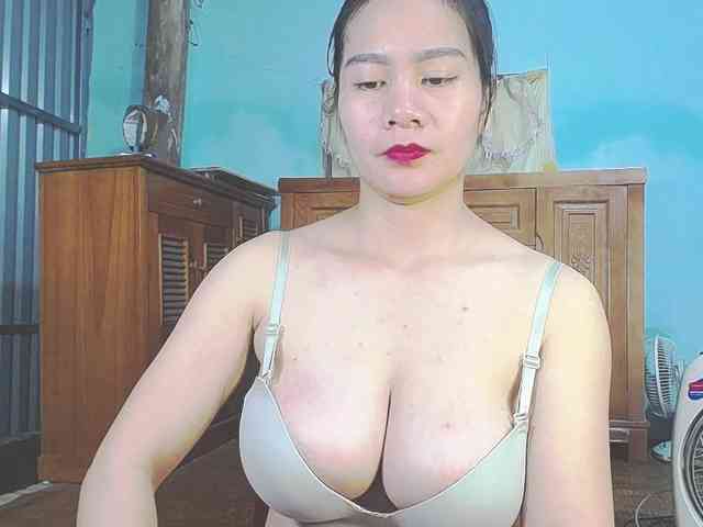 EllaShow93 webcam