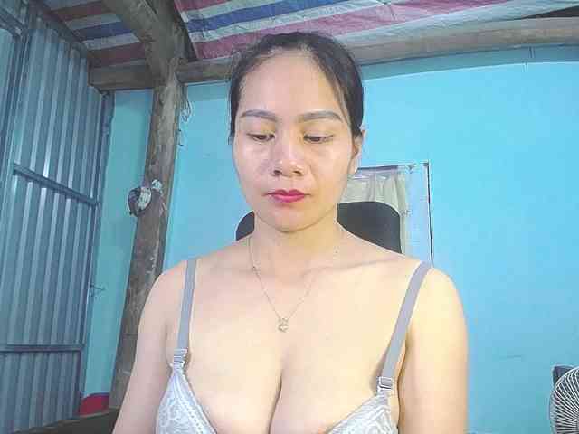 EllaShow93 webcam