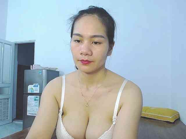 EllaShow93 webcam