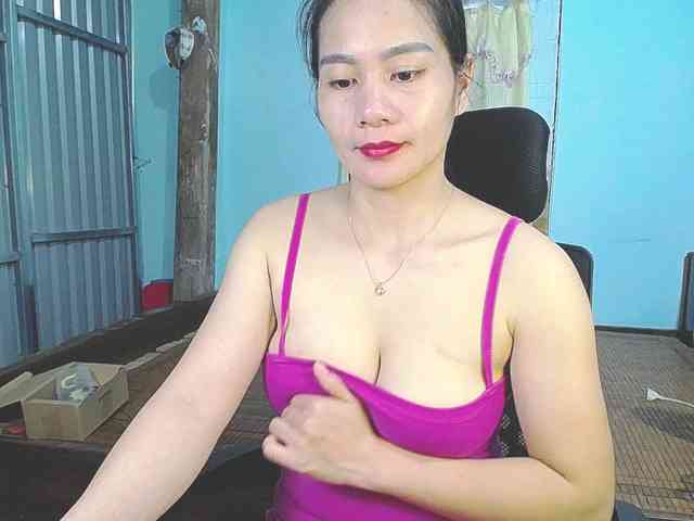 EllaShow93 webcam