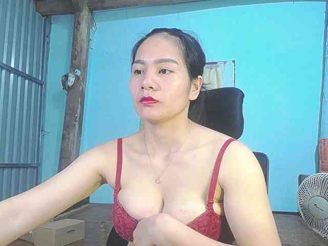 EllaShow93 webcam