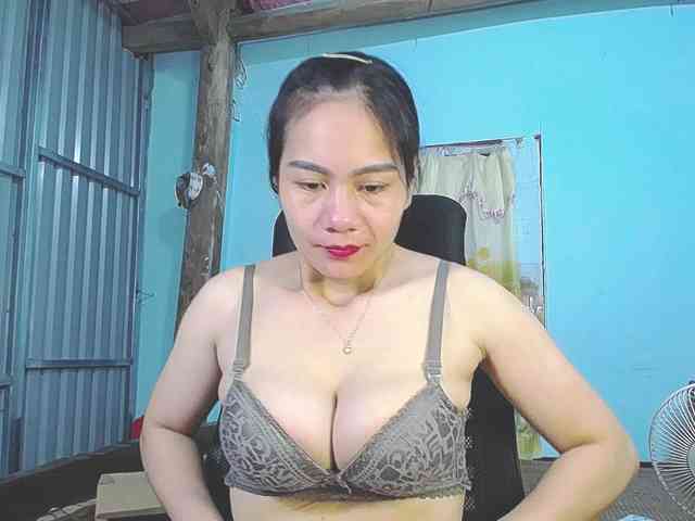 EllaShow93 webcam