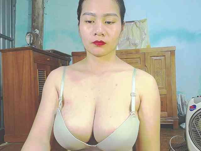 EllaShow93 webcam