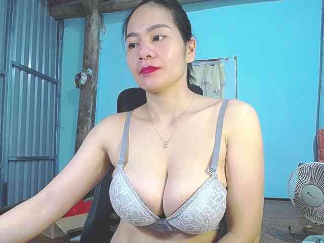 EllaShow93 webcam
