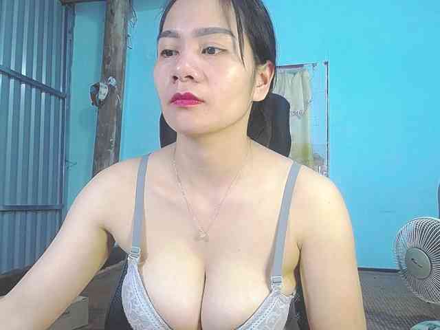 EllaShow93 webcam