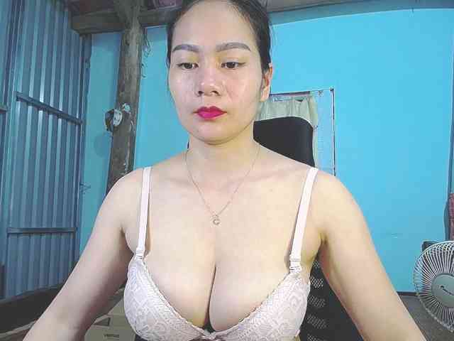 EllaShow93 webcam