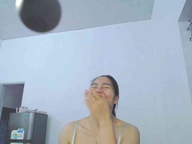 EllaShow93 webcam