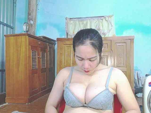 EllaShow93 webcam