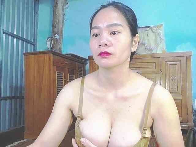 EllaShow93 webcam
