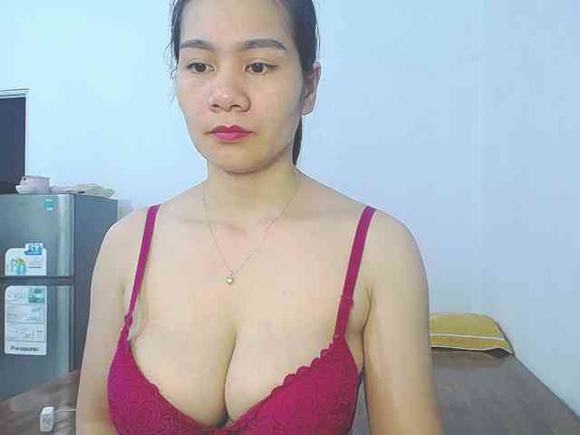 EllaShow93 webcam