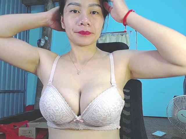 EllaShow93 webcam