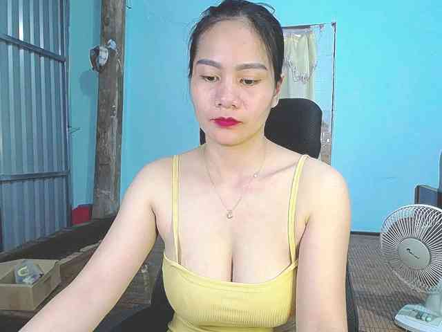 EllaShow93 webcam