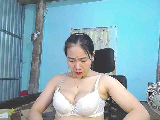 EllaShow93 webcam