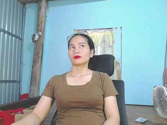 EllaShow93 webcam