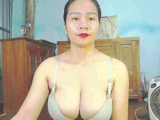 EllaShow93 webcam