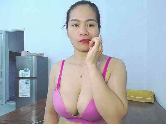 EllaShow93 webcam