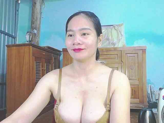 EllaShow93 webcam
