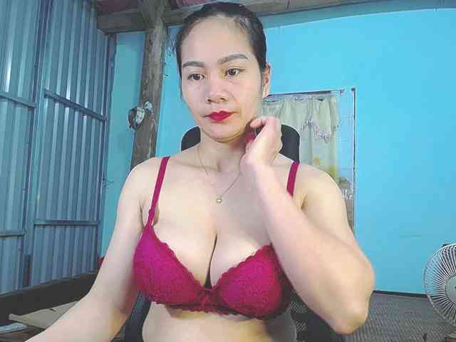EllaShow93 webcam