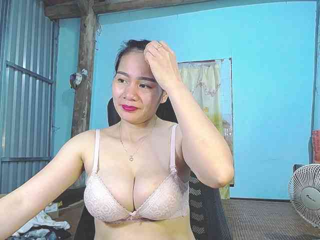 EllaShow93 webcam