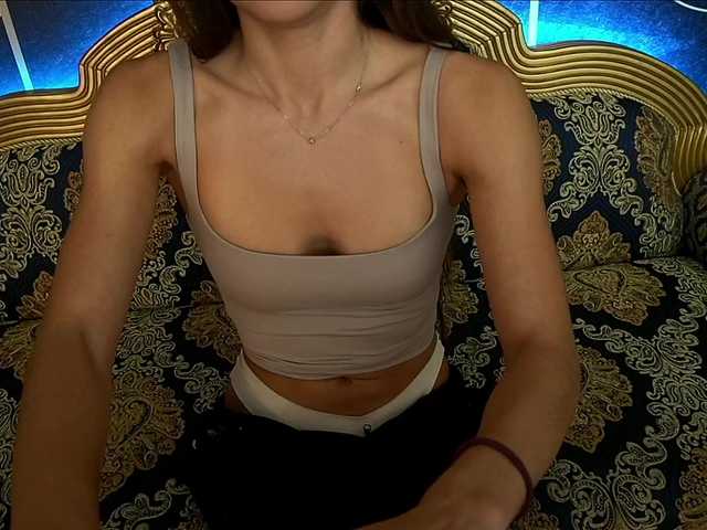 Sex chat gratuit in direct cu ValeryRoyale pe BongaCams