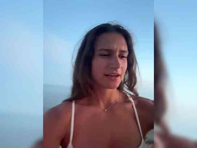 ValeryRoyale webcam