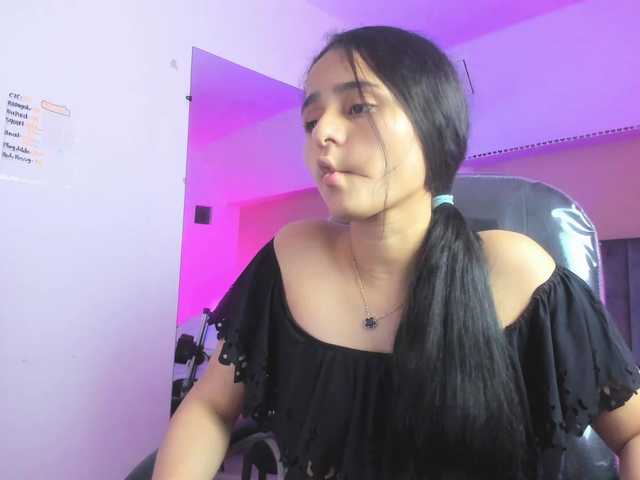 Giselle-Roldan's BongaCams show and profile