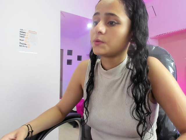 Giselle-Roldan's BongaCams show and profile
